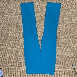 Turquoise skinny pants!